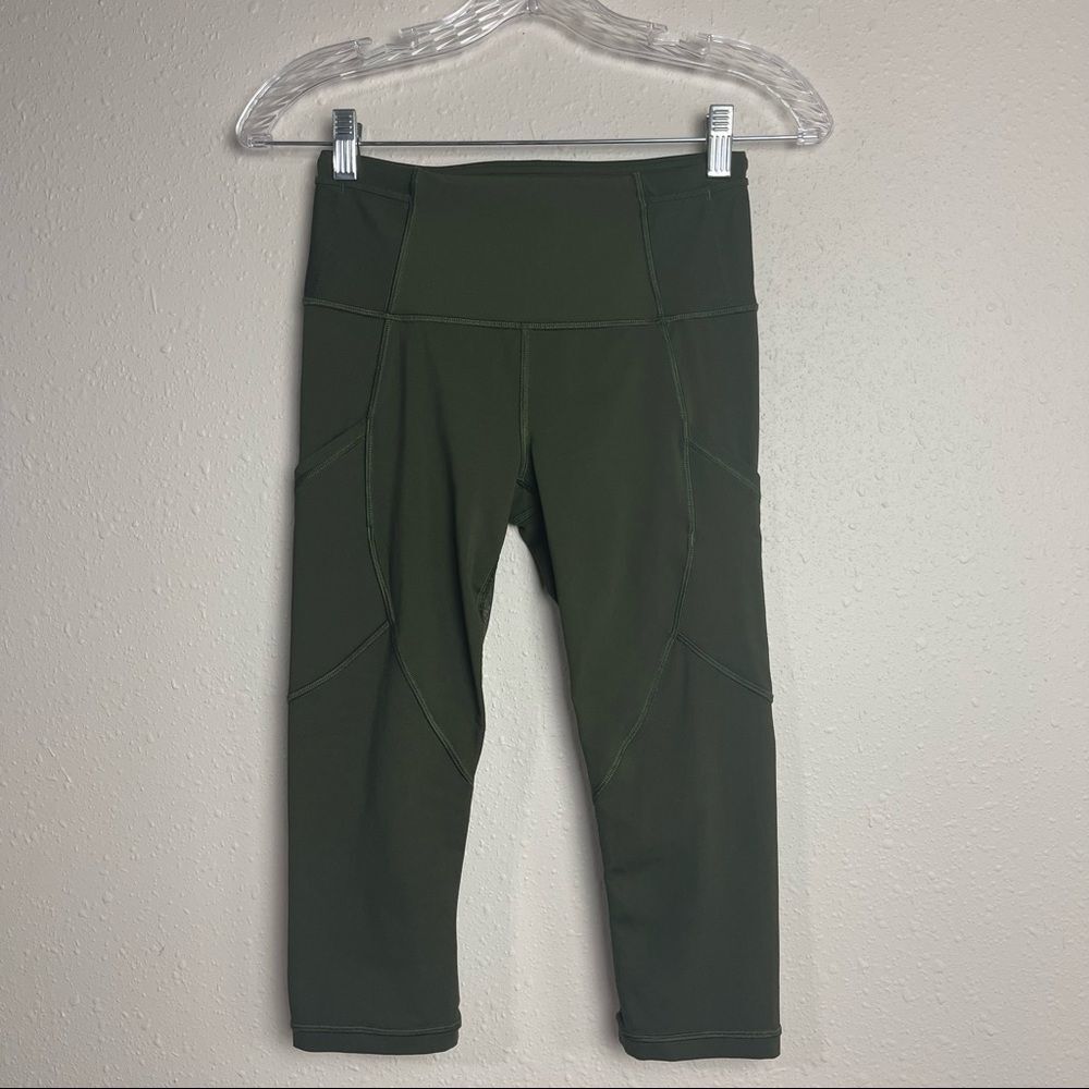 Lululemon Outrun 17" Crop Size 4